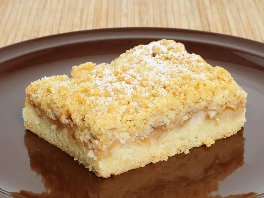 Apfel-Blechkuchen mit Zimt-Streuseln