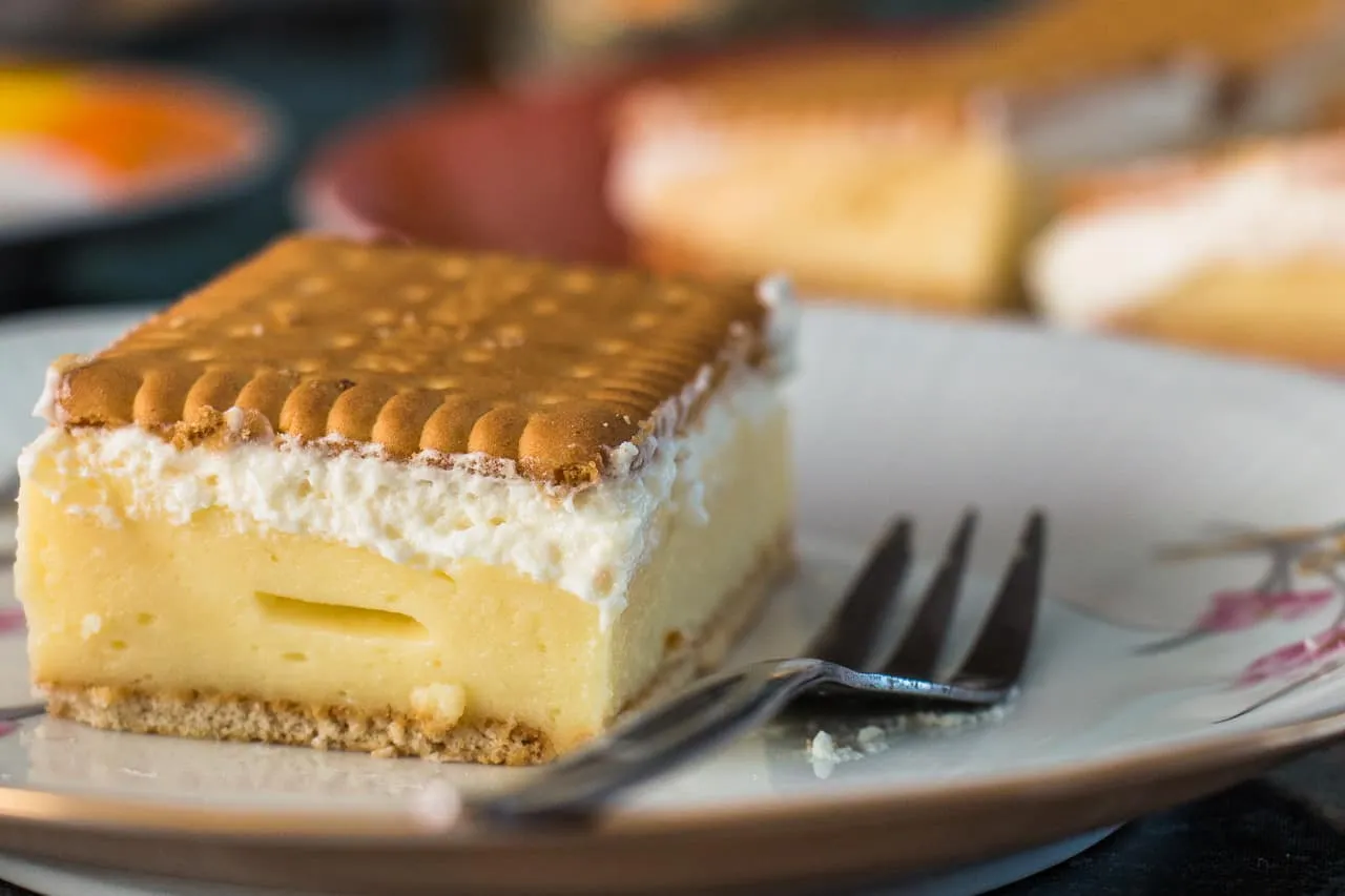 Butterkeks-Vanillecreme-Schnitten ohne Backen (Kekskuchen)