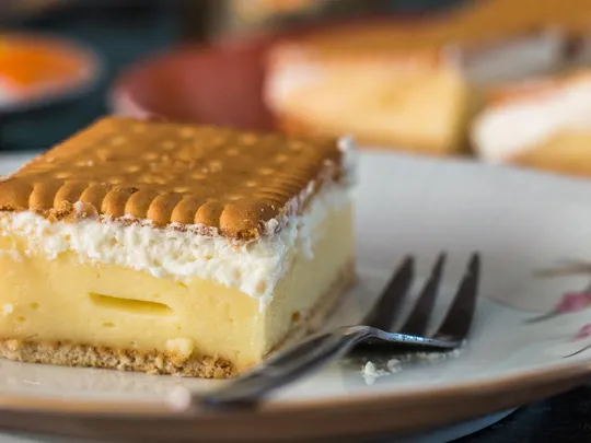 Butterkeks-Vanillecreme-Schnitten ohne Backen (Kekskuchen)