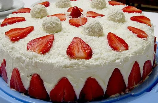 Erdbeer-Raffaello-Torte (ohne Backen)