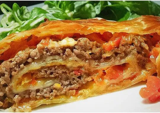 Hackfleisch-Paprika-Strudel