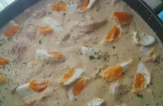 Hähnchen in Senfsoße mit Ei