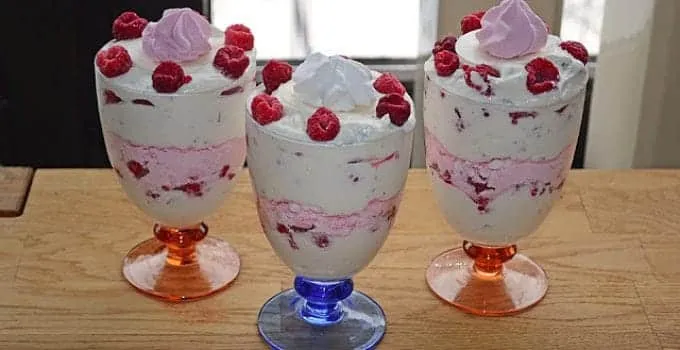 Himbeer-Traum (Schichtdessert)