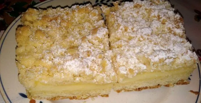 Streuselkuchen mit Puddingfüllung
